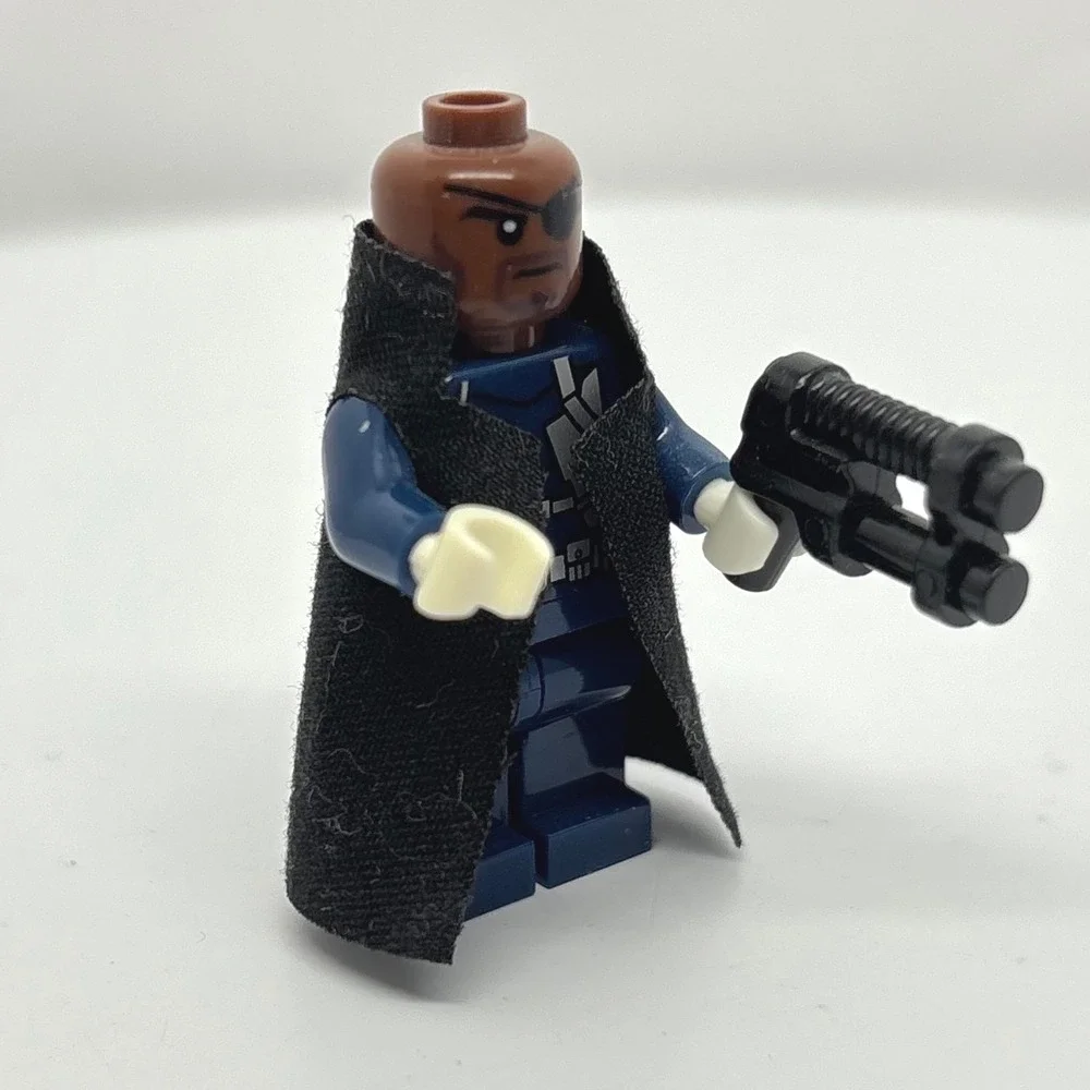 LEGO Nick Fury Minifigure sh056 Marvel Super Heroes S.H.I.E.L.D. Trench 76005